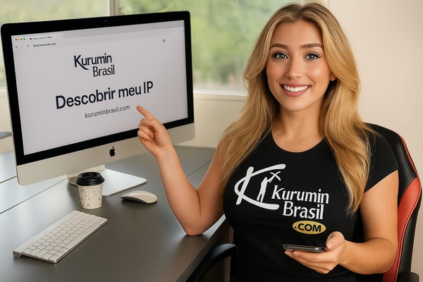 Smiling woman pointing at computer screen showing Kurumin Brasil “Discover My IP” page – Fast IP lookup and online privacy tool for U.S. users.